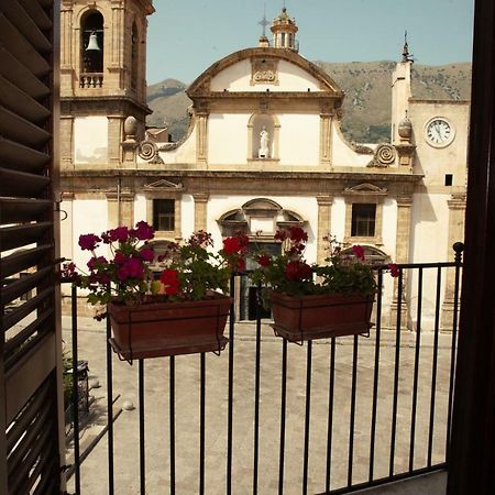 BnB DonnaLaura Carini Extérieur photo