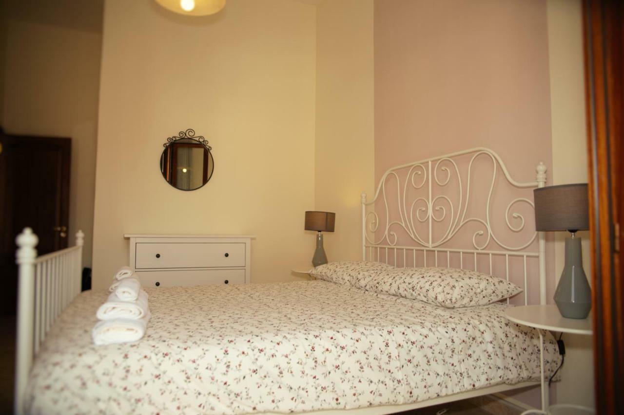 BnB DonnaLaura Carini Extérieur photo