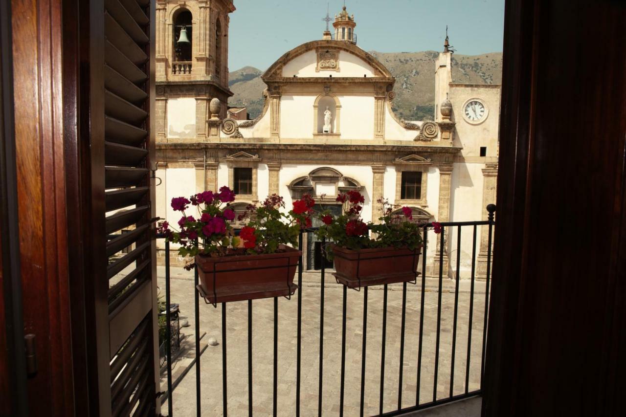 BnB DonnaLaura Carini Extérieur photo