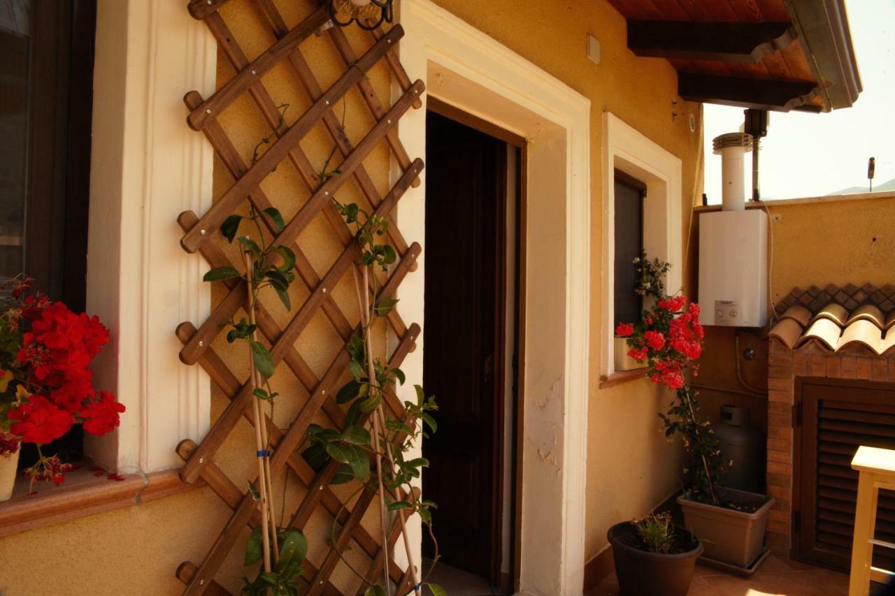 BnB DonnaLaura Carini Extérieur photo