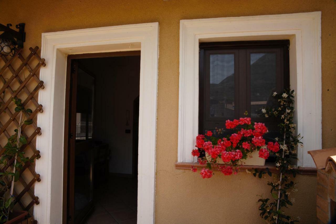 BnB DonnaLaura Carini Extérieur photo